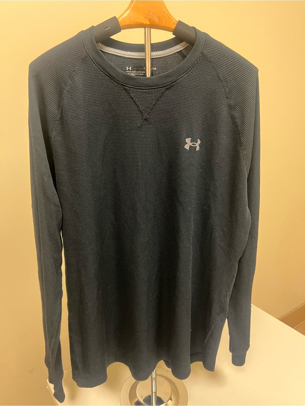 Under Armour Men’s Long Sleeve Crewneck in Black with Silver Logo